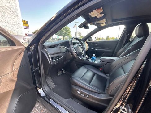 Used 2023 Cadillac XT4 Sport AWD/4WD image 9