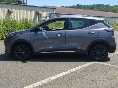 Used 2022 Chevrolet Bolt EUV Premier w/ Launch Edition FWD image 9