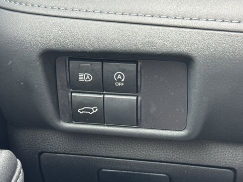 Used 2023 Toyota Highlander XLE image 33