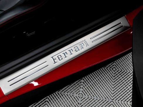 Used 2019 Ferrari Portofino RWD image 70