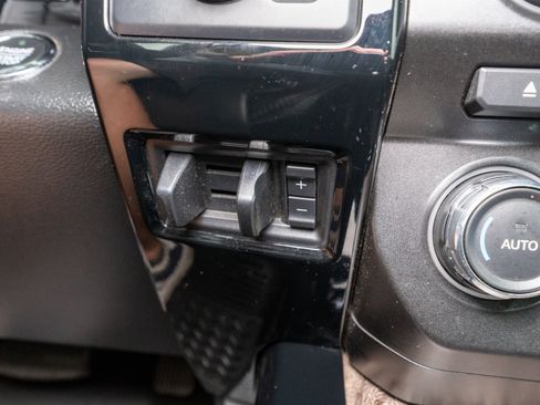 Used 2018 Ford F250 Lariat w/ Lariat Ultimate Package AWD/4WD image 29