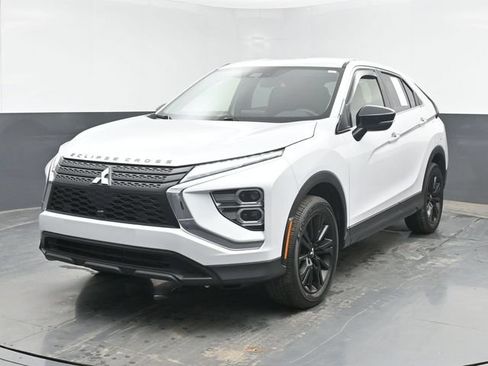 Used 2023 Mitsubishi Eclipse Cross LE AWD/4WD image 5