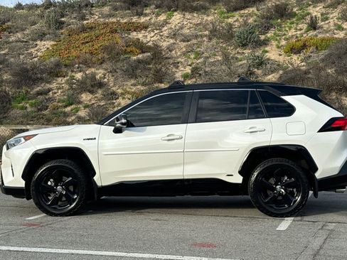 Used 2020 Toyota RAV4 XSE image 9