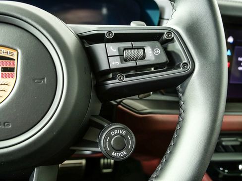 New 2026 Porsche Cayenne GTS image 12