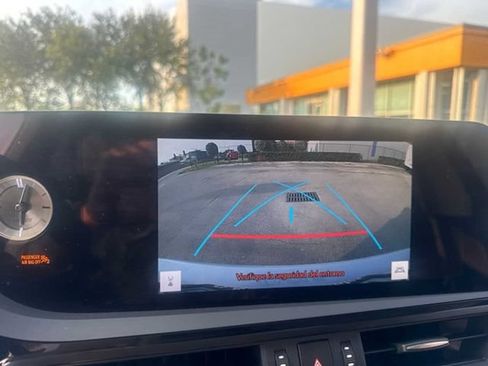 Used 2024 Lexus ES 350 w/ Premium Package FWD image 4