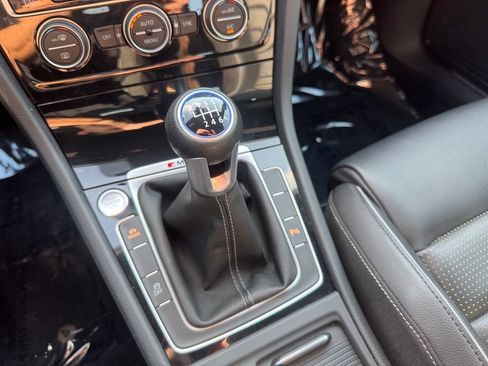 Used 2019 Volkswagen Golf R 4-Door AWD/4WD image 11