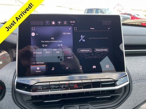 Used 2024 Jeep Compass Latitude image 22