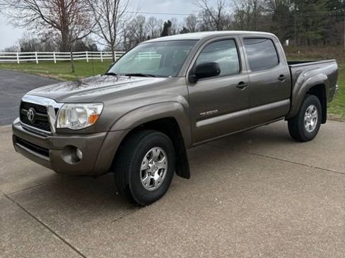 Used 2011 Toyota Tacoma 4x4 Double Cab w/ SR5 Pkg #2 image 1