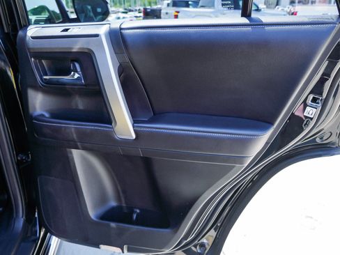 Used 2018 Toyota 4Runner Limited AWD/4WD image 29