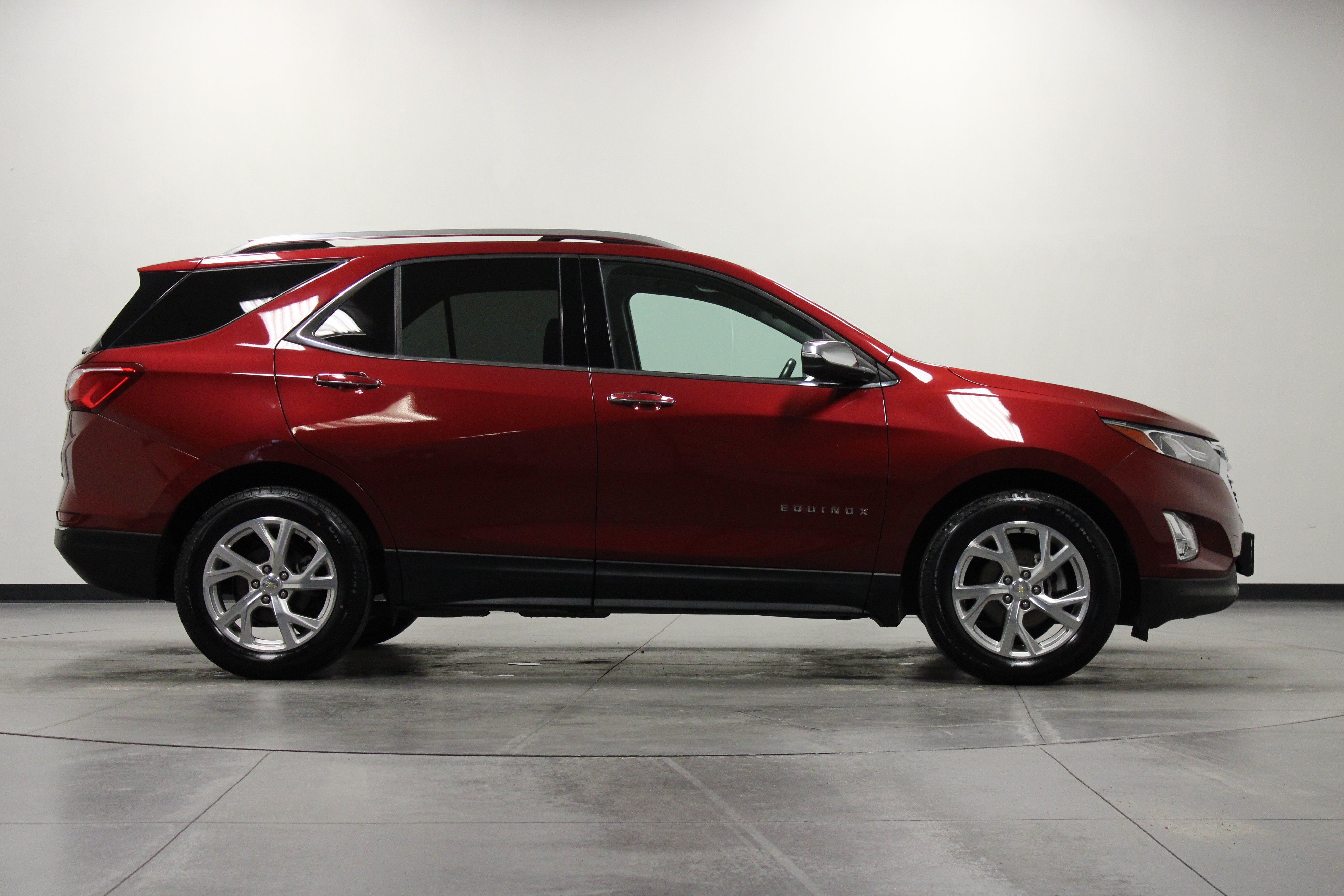 Used 2020 Chevrolet Equinox Premier FWD image 3