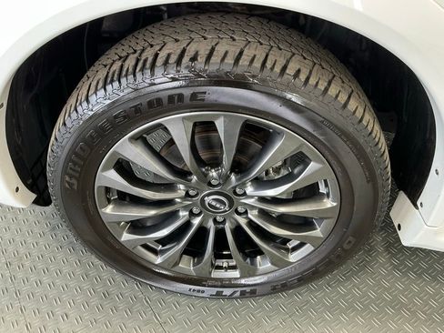 Used 2024 Nissan Armada Platinum w/ Captain's Chairs Package image 42