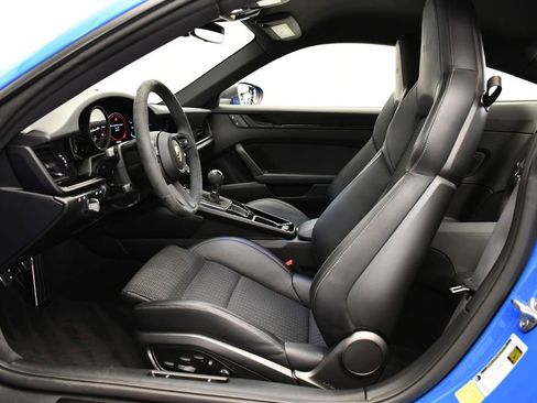 Used 2024 Porsche 911 Carrera T image 40