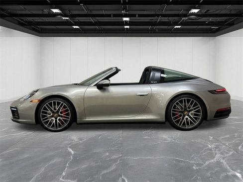 Used 2022 Porsche 911 Targa 4S image 2