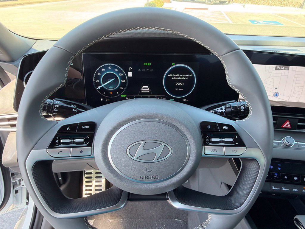 New 2025 Hyundai Elantra SEL FWD image 19