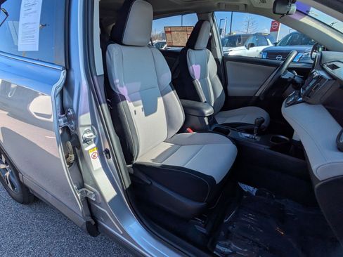 Used 2017 Toyota RAV4 XLE image 34