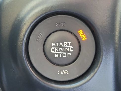 Used 2022 Jeep Wrangler Sport AWD/4WD image 29