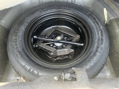 Used 2013 Dodge Avenger SE FWD image 34