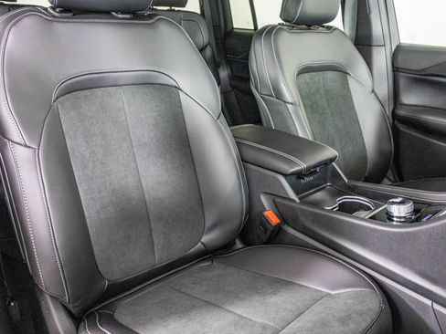 New 2025 Jeep Grand Cherokee Laredo image 35