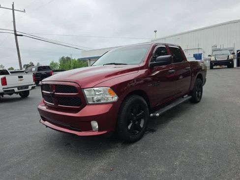 Used 2017 RAM 1500 Express w/ Express Value Package RWD image 8