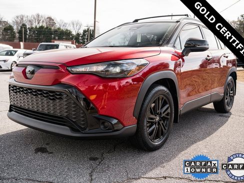 Certified 2025 Toyota Corolla Cross SE image 3