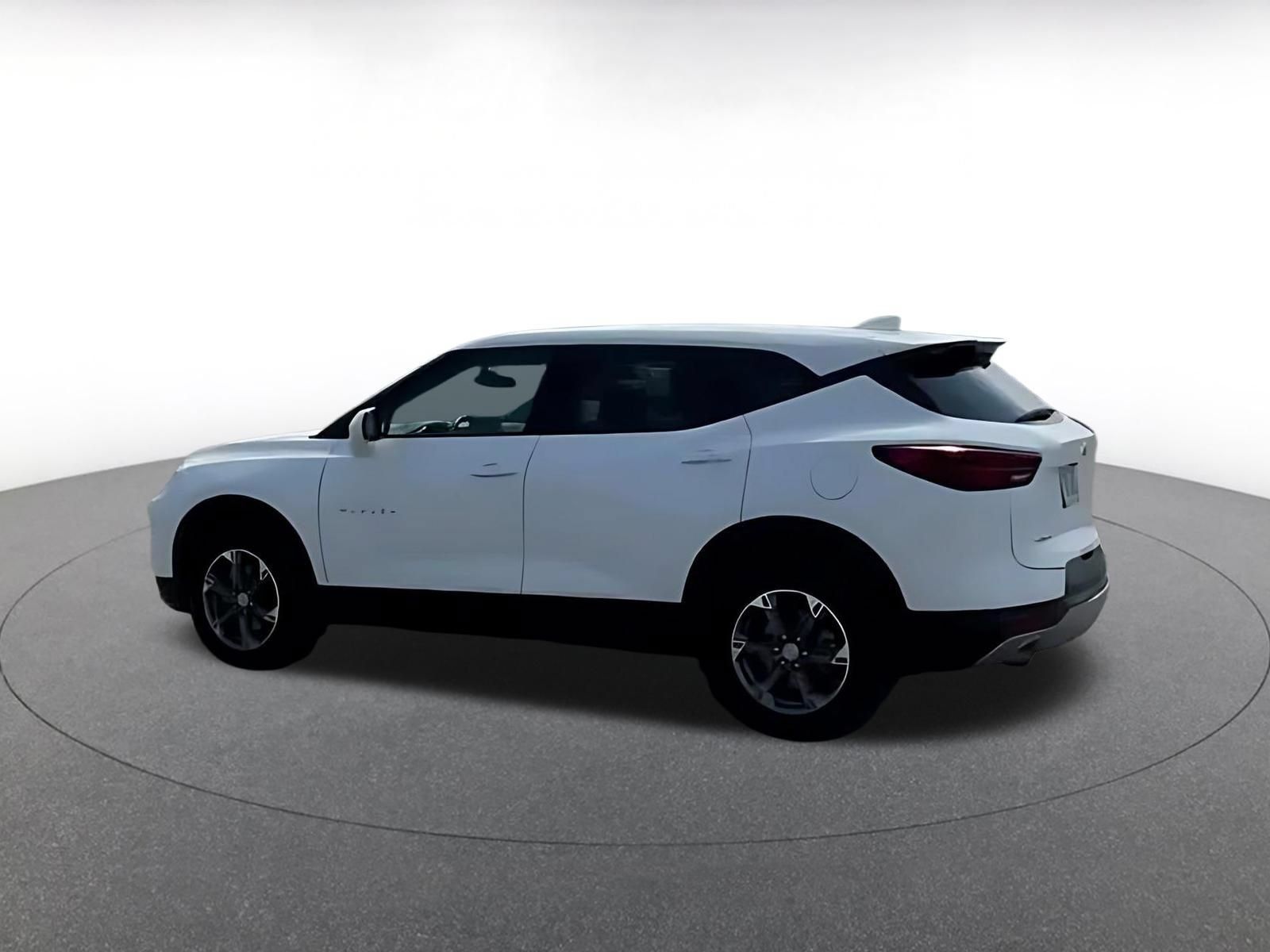 Used 2025 Chevrolet Blazer LT FWD image 8