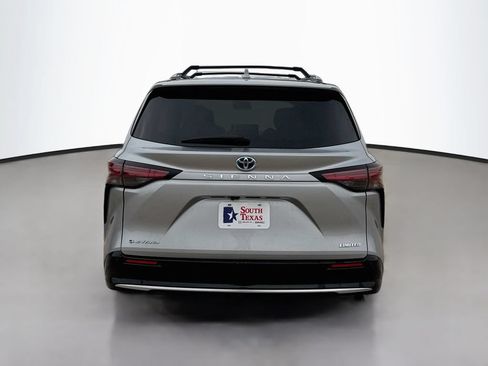 Used 2025 Toyota Sienna Limited AWD/4WD image 6