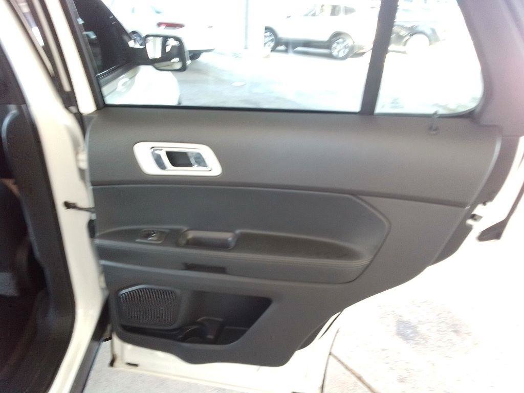 Used 2015 Ford Explorer Limited w/ Equipment Group 302A FWD image 28