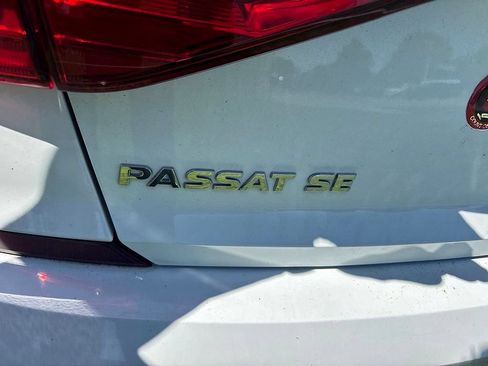 Used 2016 Volkswagen Passat 1.8T SE FWD image 8