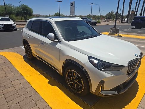 Used 2023 BMW X1 xDrive28i w/ Premium Package AWD/4WD image 3