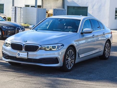 Used 2019 BMW 540i image 3