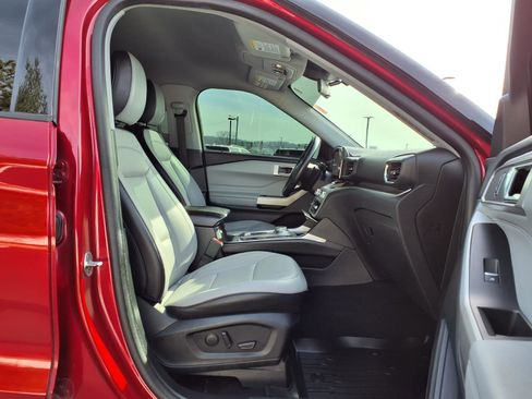 Used 2021 Ford Explorer XLT w/ Equipment Group 202A image 28