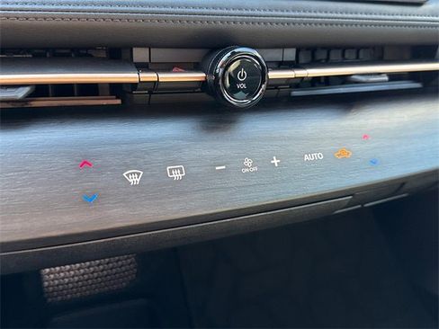 Certified 2023 Nissan Ariya AWD image 27