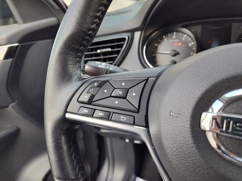 Used 2017 Nissan Rogue Sport SL w/ SL Premium Package image 19