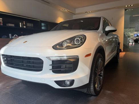 Used 2016 Porsche Cayenne S AWD/4WD image 2