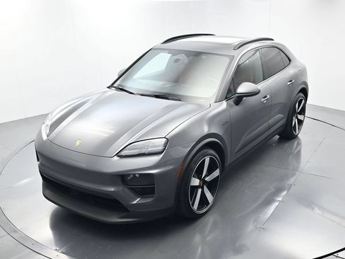 Certified 2025 Porsche Macan Electric RWD image 31