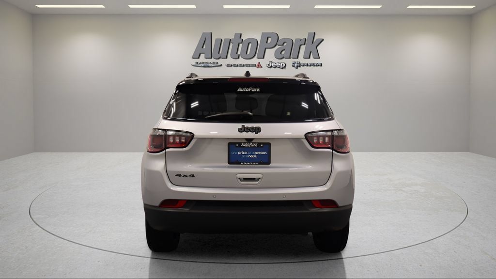 Used 2026 Jeep Compass Limited AWD/4WD image 9