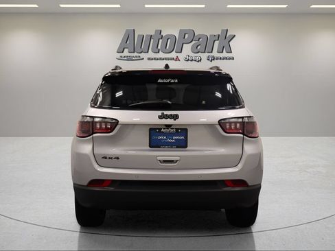 Used 2026 Jeep Compass Limited AWD/4WD image 9
