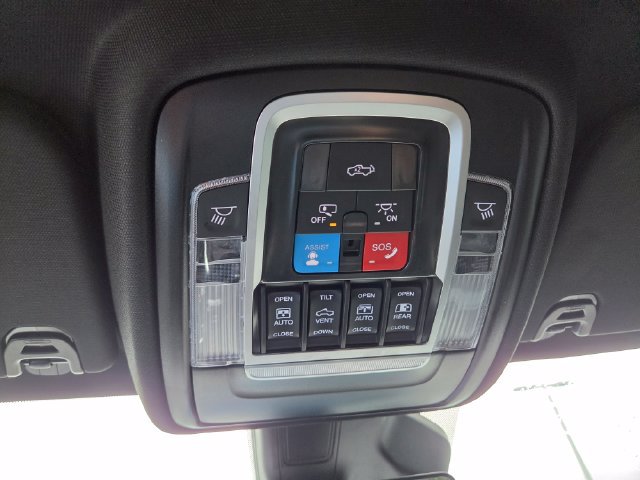 Used 2026 RAM 1500 Laramie AWD/4WD image 11