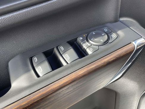 Used 2022 Chevrolet Silverado 2500 High Country w/ LPO, Hitch Package image 16