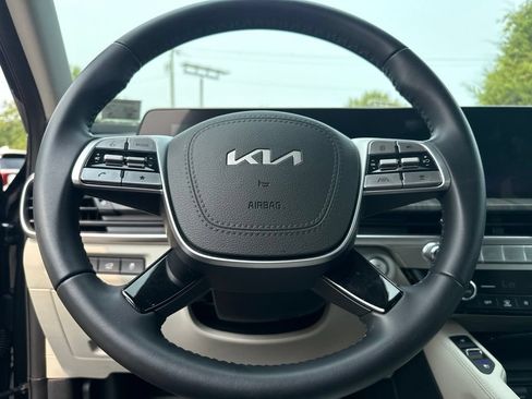 Used 2025 Kia Telluride EX w/ EX Captain's Chair Package FWD image 7