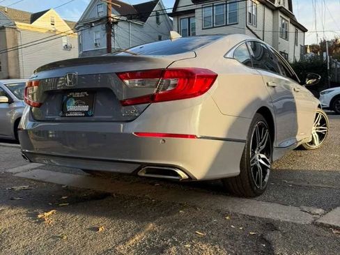 Used 2022 Honda Accord Touring image 6