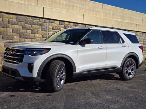 New 2026 Ford Explorer Active w/ Active Comfort Package image 6