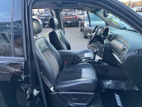 Used 2008 Chevrolet TrailBlazer SS image 27