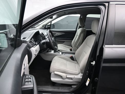 Used 2017 Honda Pilot LX image 12