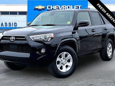 Used 2021 Toyota 4Runner SR5 RWD image 3