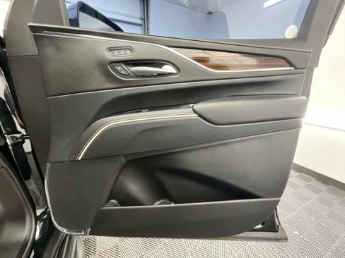 Used 2023 Cadillac Escalade ESV Premium Luxury AWD/4WD image 17
