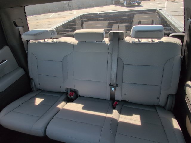 Certified 2026 Chevrolet Silverado 1500 LT AWD/4WD image 8