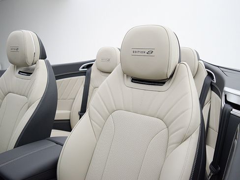 Used 2024 Bentley Continental GT image 32