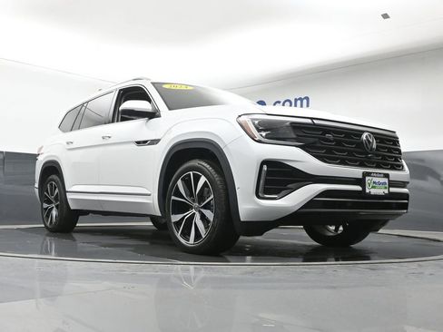 Used 2024 Volkswagen Atlas SEL Premium R-Line image 25