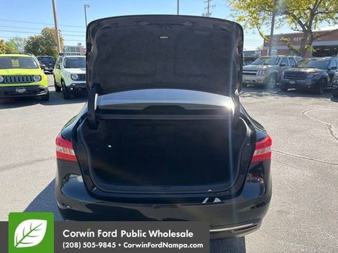Used 2015 Toyota Avalon Limited w/ Technology Package FWD image 30